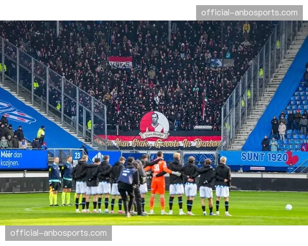 欧冠资格生死战前瞻：勒沃库森客场挑战多特蒙德，反击战术对决